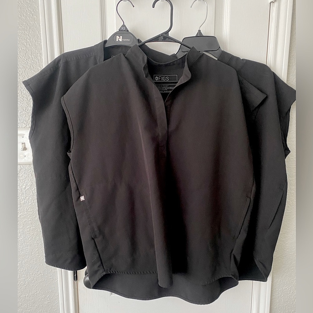 FIGS Rafaela Scrub Top Size Large - three available!